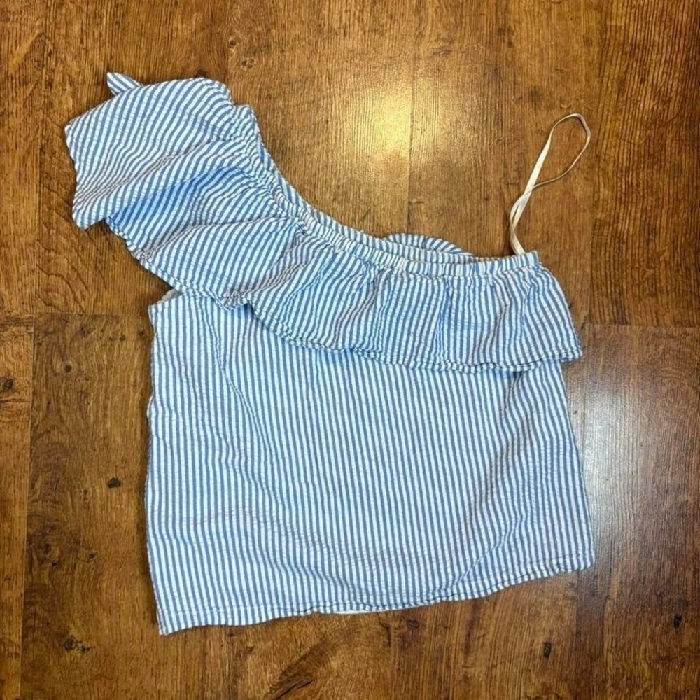 Vineyard Vines blue and white striped off the‎ shoulder top